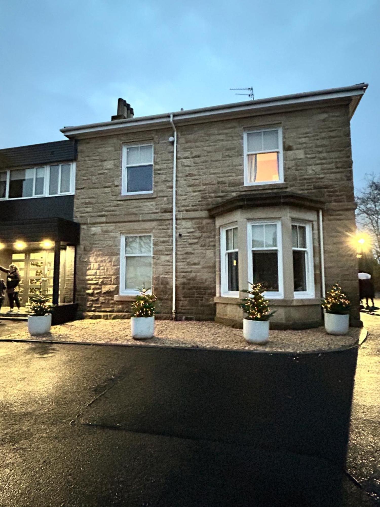 Crookston Hotel Glasgow Exterior foto