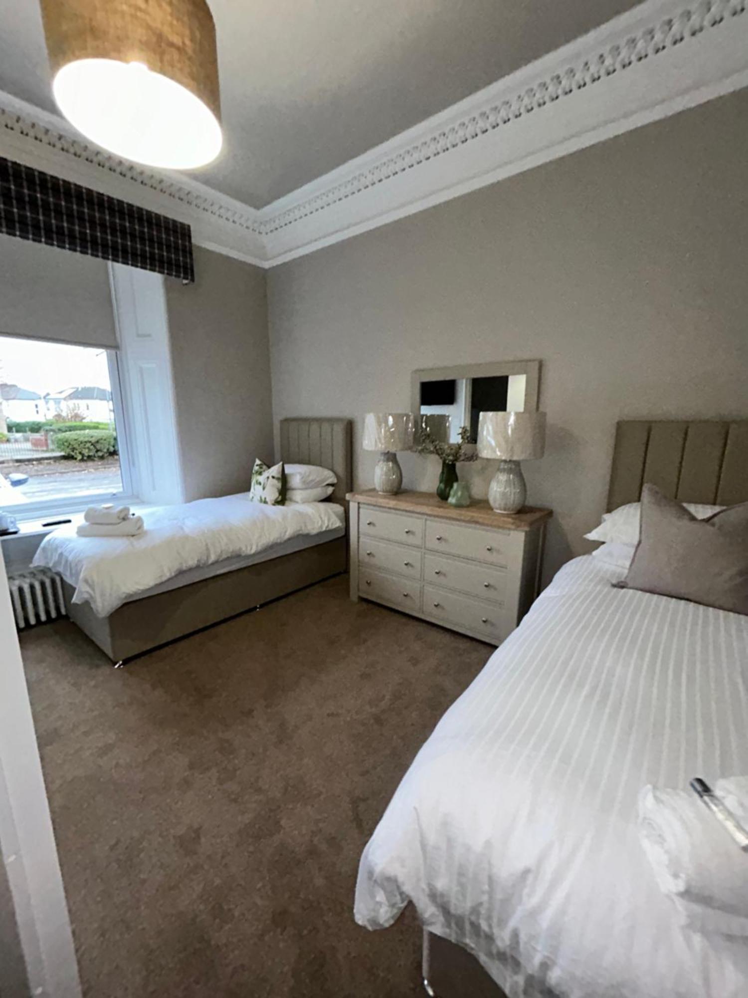 Crookston Hotel Glasgow Exterior foto